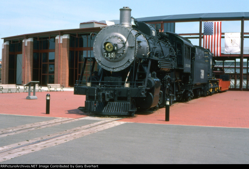 IC 2-8-0 #790 - Illinois Central